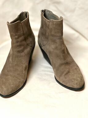Eileen Fisher Gray Suede Ankle Boots 6 M Zip Block Heel autumn fall shoe bootie